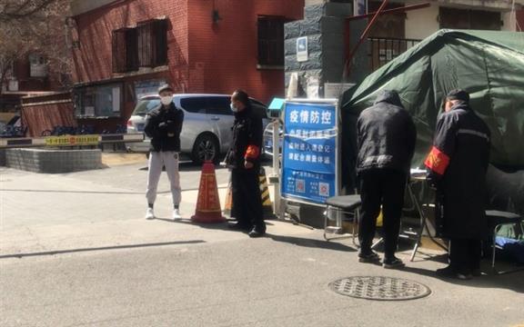 跑步澳籍女子被警方带离社区 房屋已退租