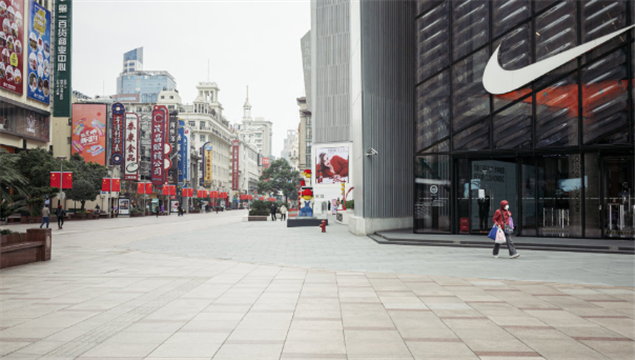 没有打开钱袋的中国能顺利重启经济吗？