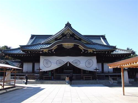 在靖国神社公厕写