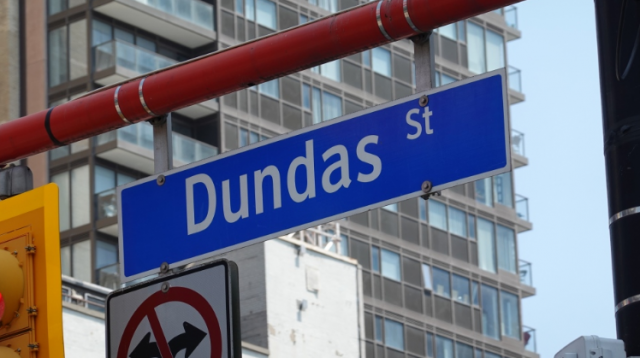 4个选项重新命名多伦多Dundas St！网友气疯