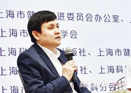 网友还犹豫不想打疫苗?张文宏