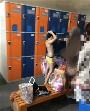 妈妈带十几岁儿子进女更衣室 网友炸锅了