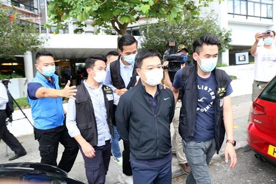 香港警方拘捕苹果日报总编辑罗伟光及高层