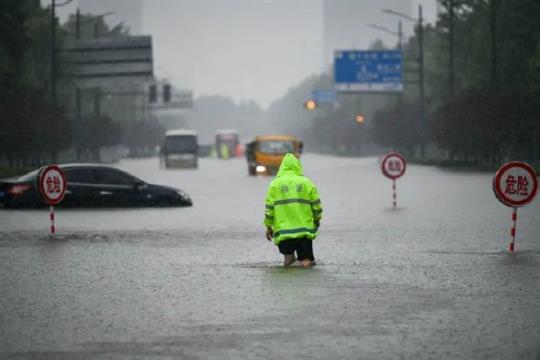 自媒体时代的郑州暴雨：能做的只有自救而已